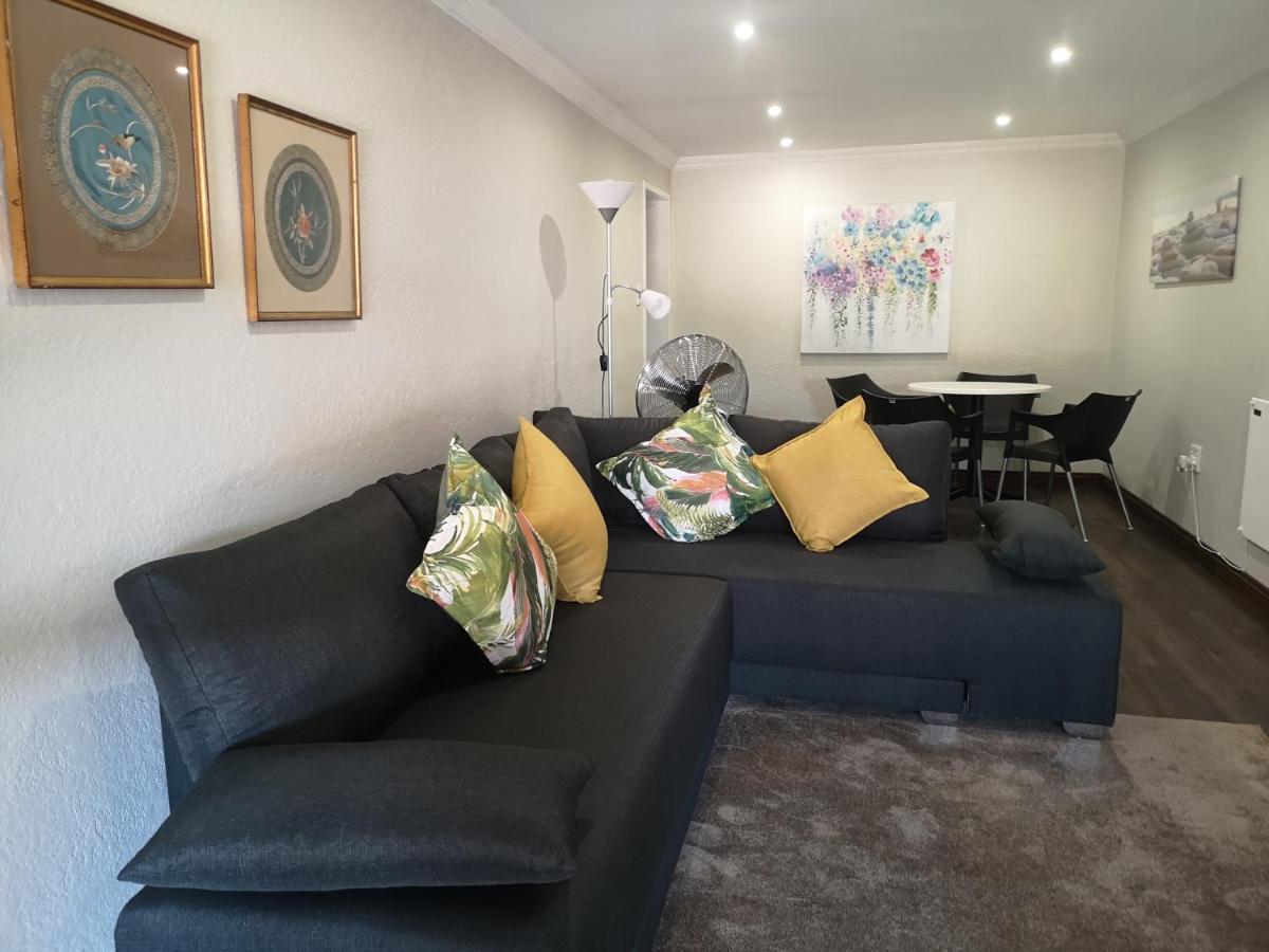 Rest-A-While Guest House - Pretoria-Noord Exterior foto